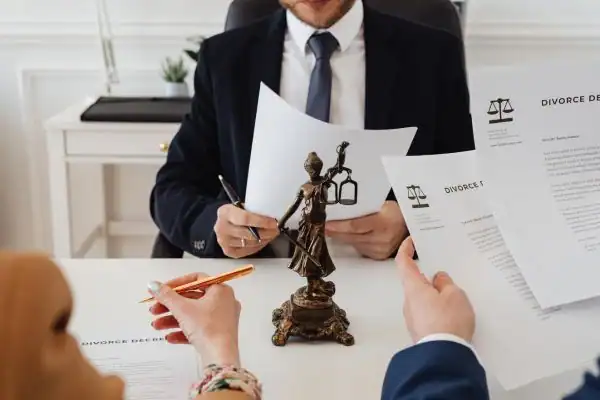 our fees Stockport from EH Mediation - image of couple in joint mediation meeting
